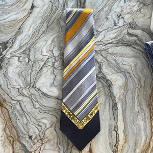 Gianni Versace Mens Tie 100% silk Grey/Gold Blade width 8.8 cm/3.4 in Authentic